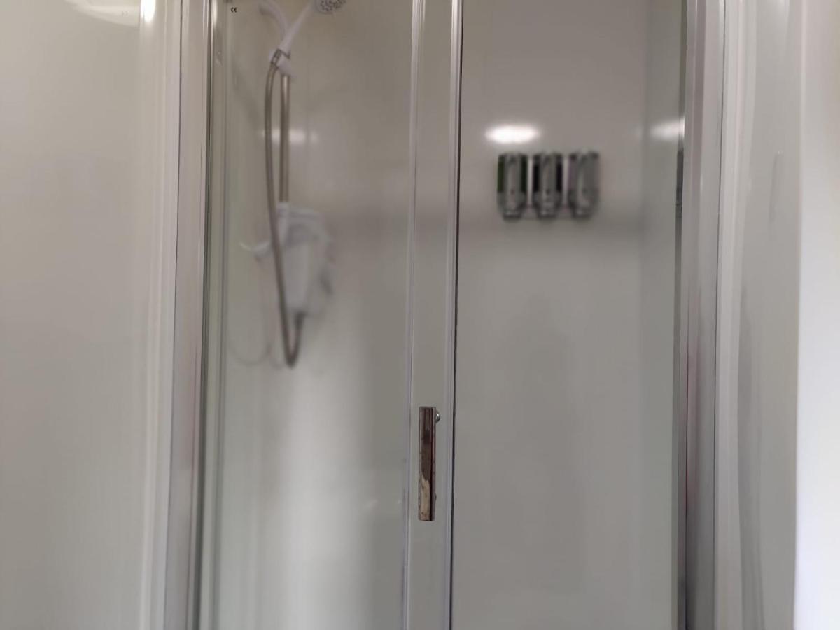 Double Ensuite Rooms Swansea Extérieur photo